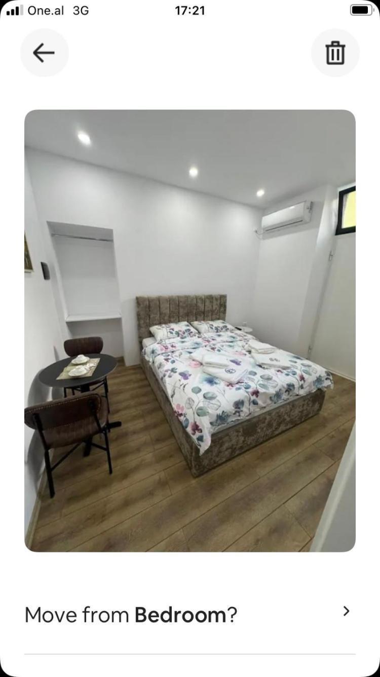 Vila 21 At Blloku Area Tiranë Luaran gambar